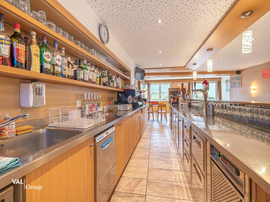 Un café-bar-restaurant charmant et chaleureux à Borzuat