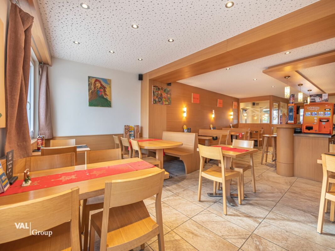 Un café-bar-restaurant charmant et chaleureux à Borzuat