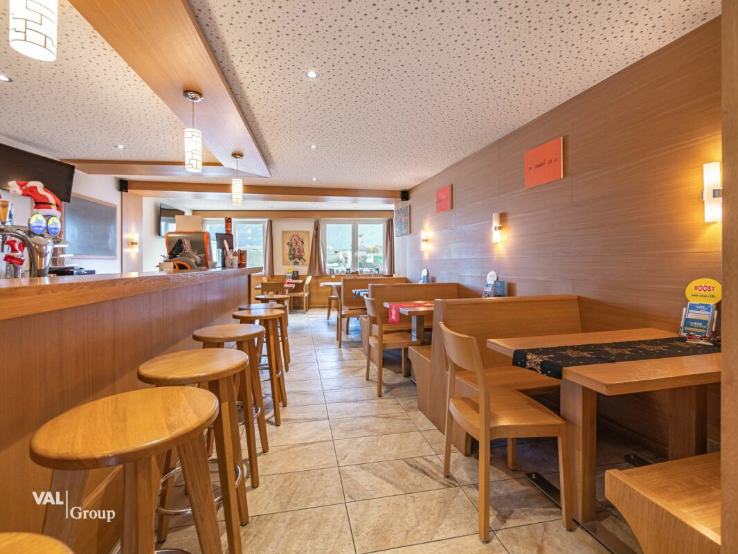 Un café-bar-restaurant charmant et chaleureux à Borzuat