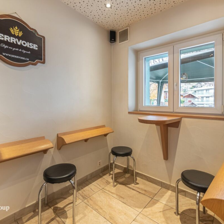 Un café-bar-restaurant charmant et chaleureux à Borzuat
