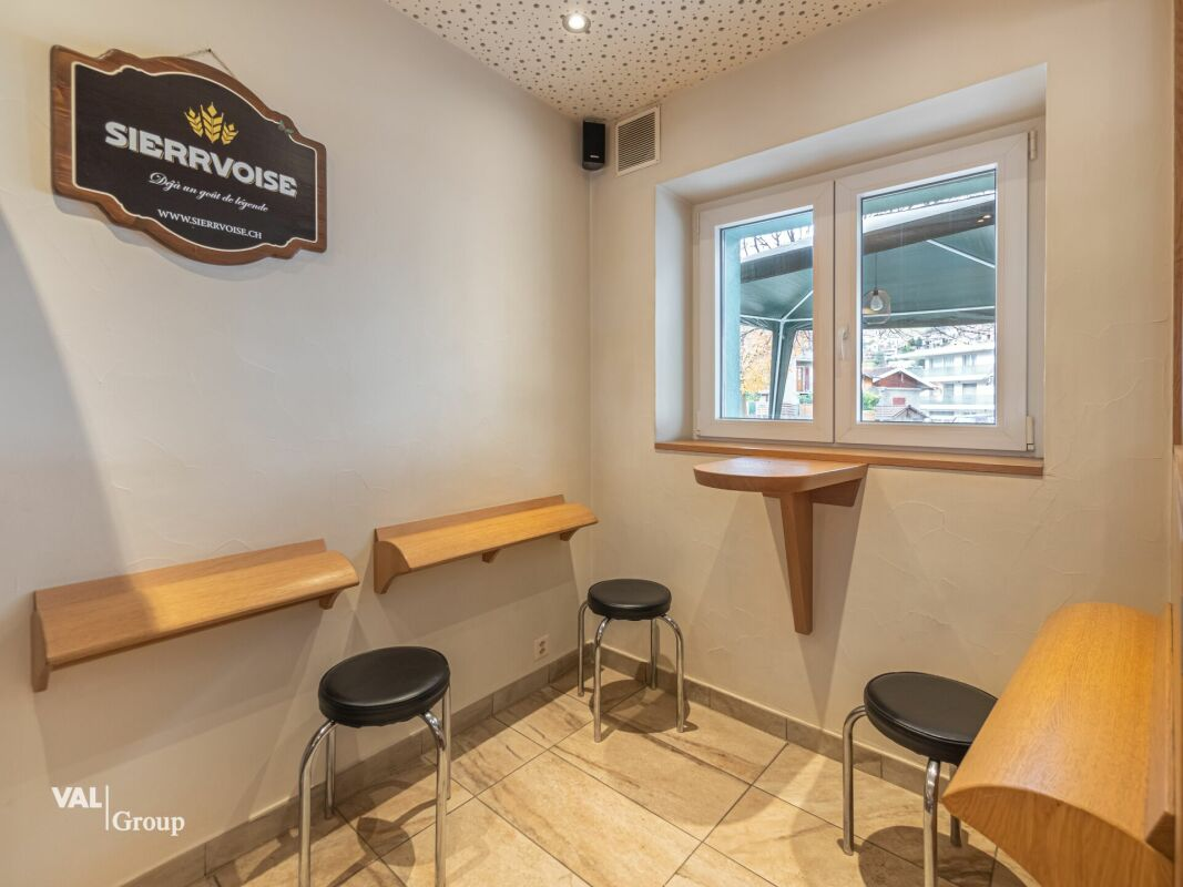 Un café-bar-restaurant charmant et chaleureux à Borzuat