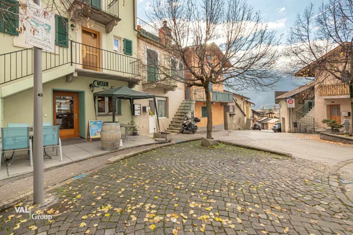 Un café-bar-restaurant charmant et chaleureux à Borzuat