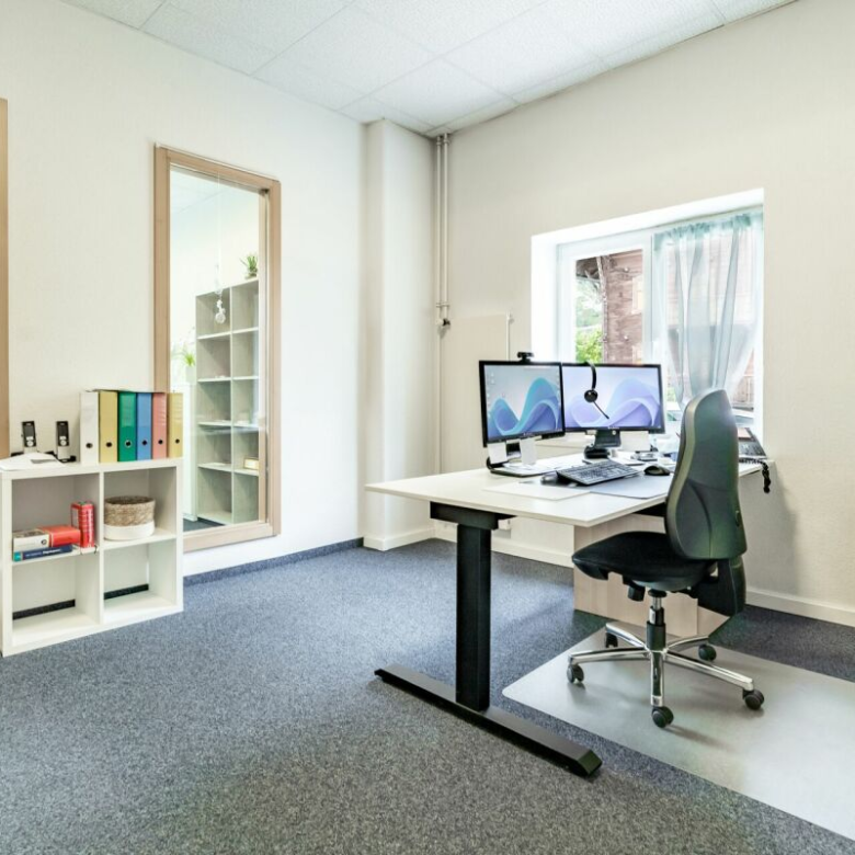 Ein vielseitiges Gewerbelokal im Herzen von Steg: Hier finden Ihre Ideen ihren Platz!