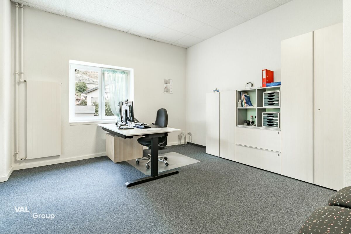 Ein vielseitiges Gewerbelokal im Herzen von Steg: Hier finden Ihre Ideen ihren Platz!