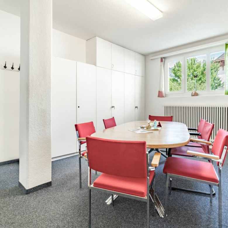 Ein vielseitiges Gewerbelokal im Herzen von Steg: Hier finden Ihre Ideen ihren Platz!