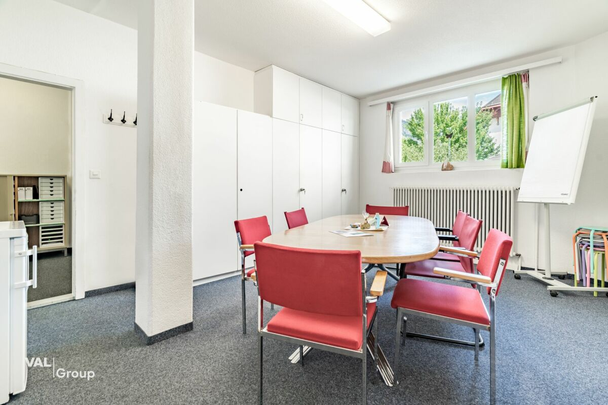 Ein vielseitiges Gewerbelokal im Herzen von Steg: Hier finden Ihre Ideen ihren Platz!