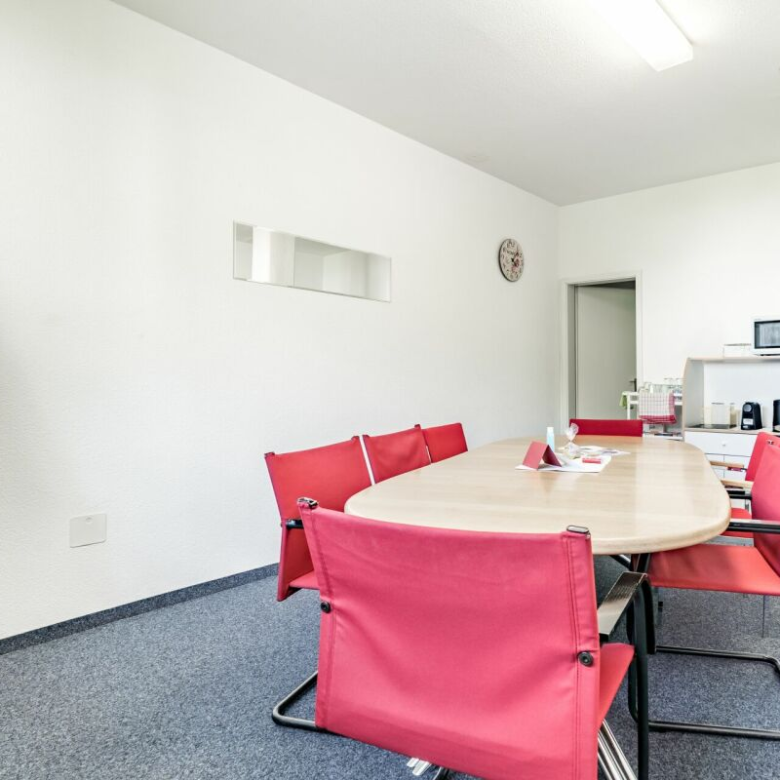 Ein vielseitiges Gewerbelokal im Herzen von Steg: Hier finden Ihre Ideen ihren Platz!