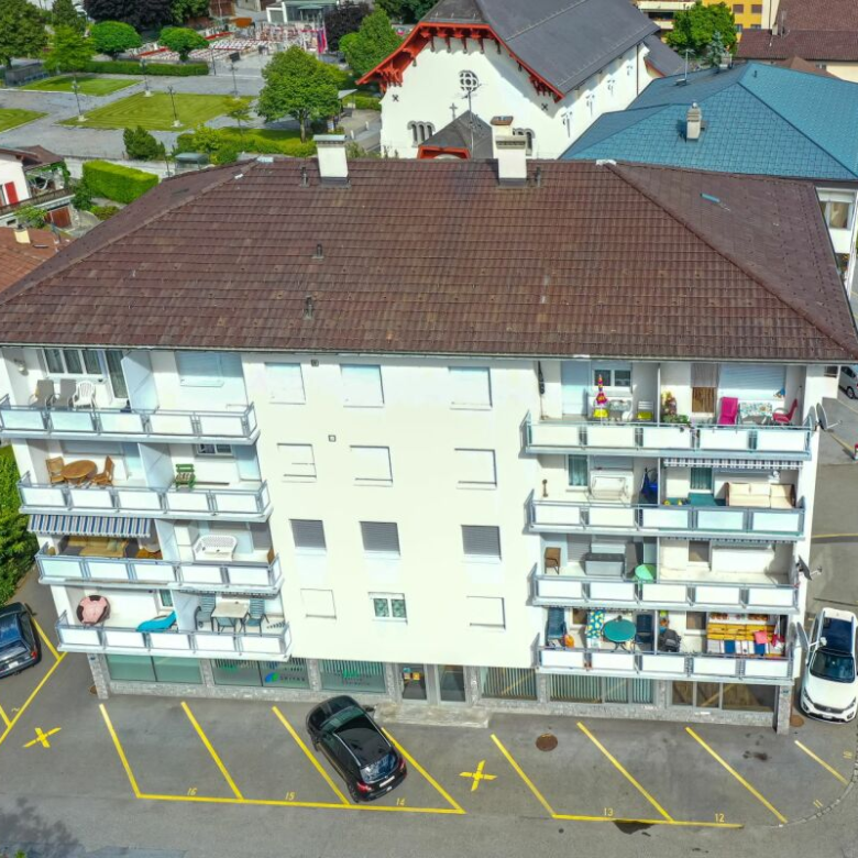Ein vielseitiges Gewerbelokal im Herzen von Steg: Hier finden Ihre Ideen ihren Platz!