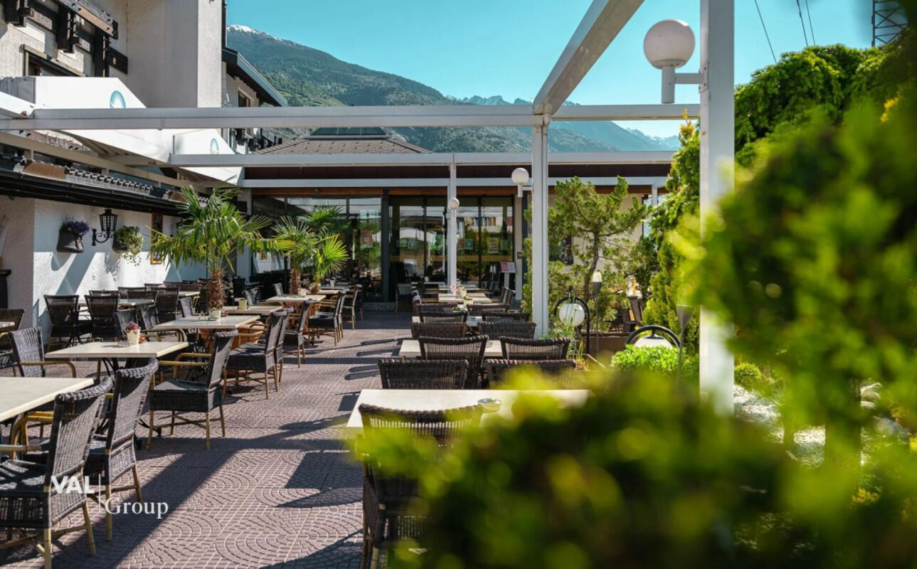 Luxushotel mit Entwicklungsprojekt auf einem Grundstück mit einer Gesamtfläche von 6 000 m²
