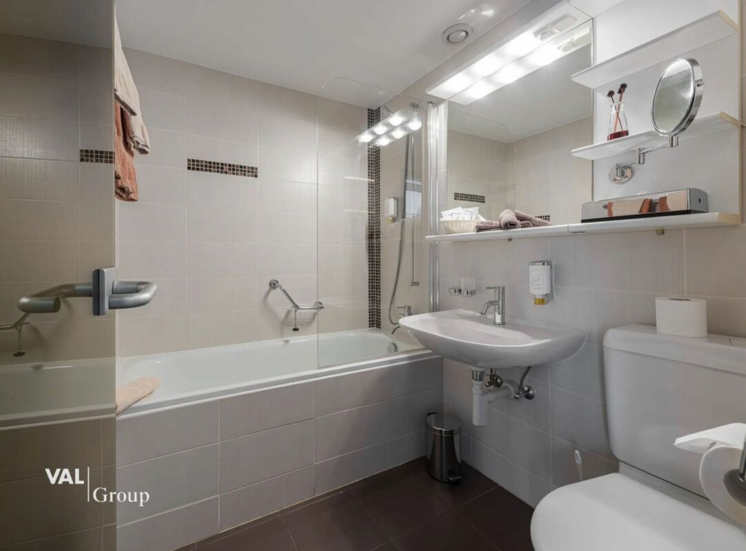 Luxushotel mit Entwicklungsprojekt auf einem Grundstück mit einer Gesamtfläche von 6 000 m²