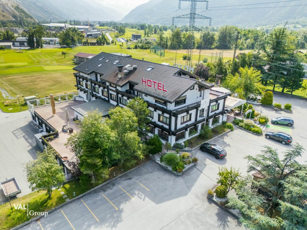 Luxushotel mit Entwicklungsprojekt auf einem Grundstück mit einer Gesamtfläche von 6 000 m²