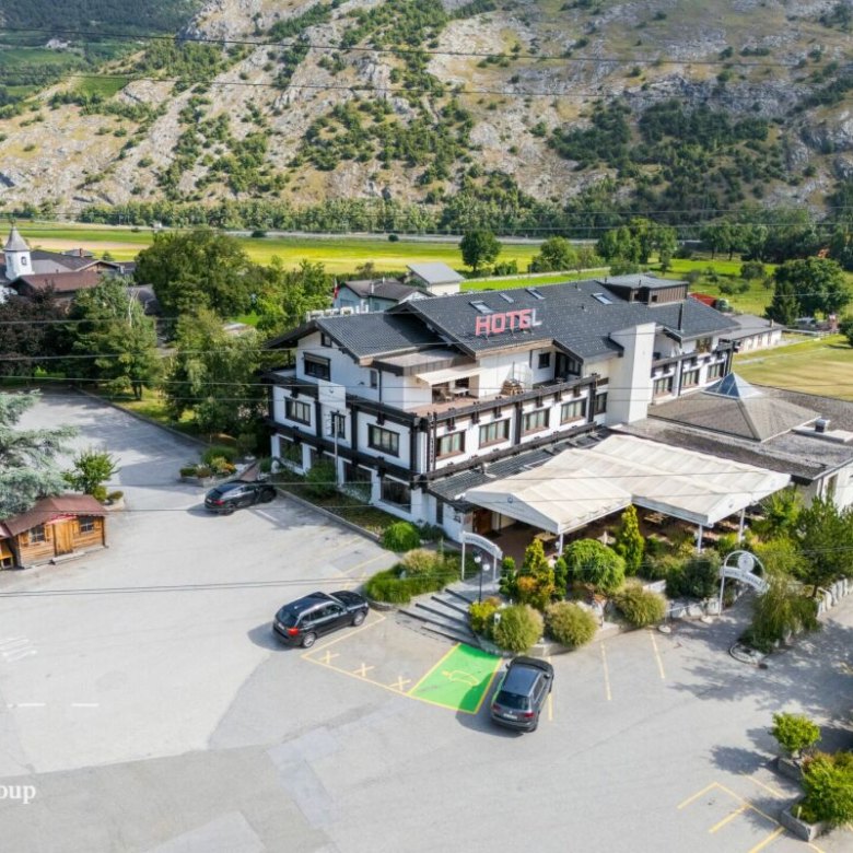 Luxushotel mit Entwicklungsprojekt auf einem Grundstück mit einer Gesamtfläche von 6 000 m²