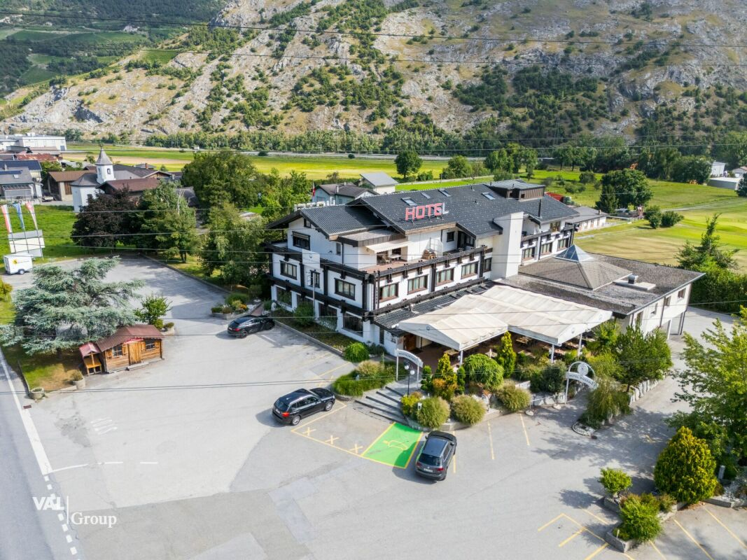 Luxushotel mit Entwicklungsprojekt auf einem Grundstück mit einer Gesamtfläche von 6 000 m²