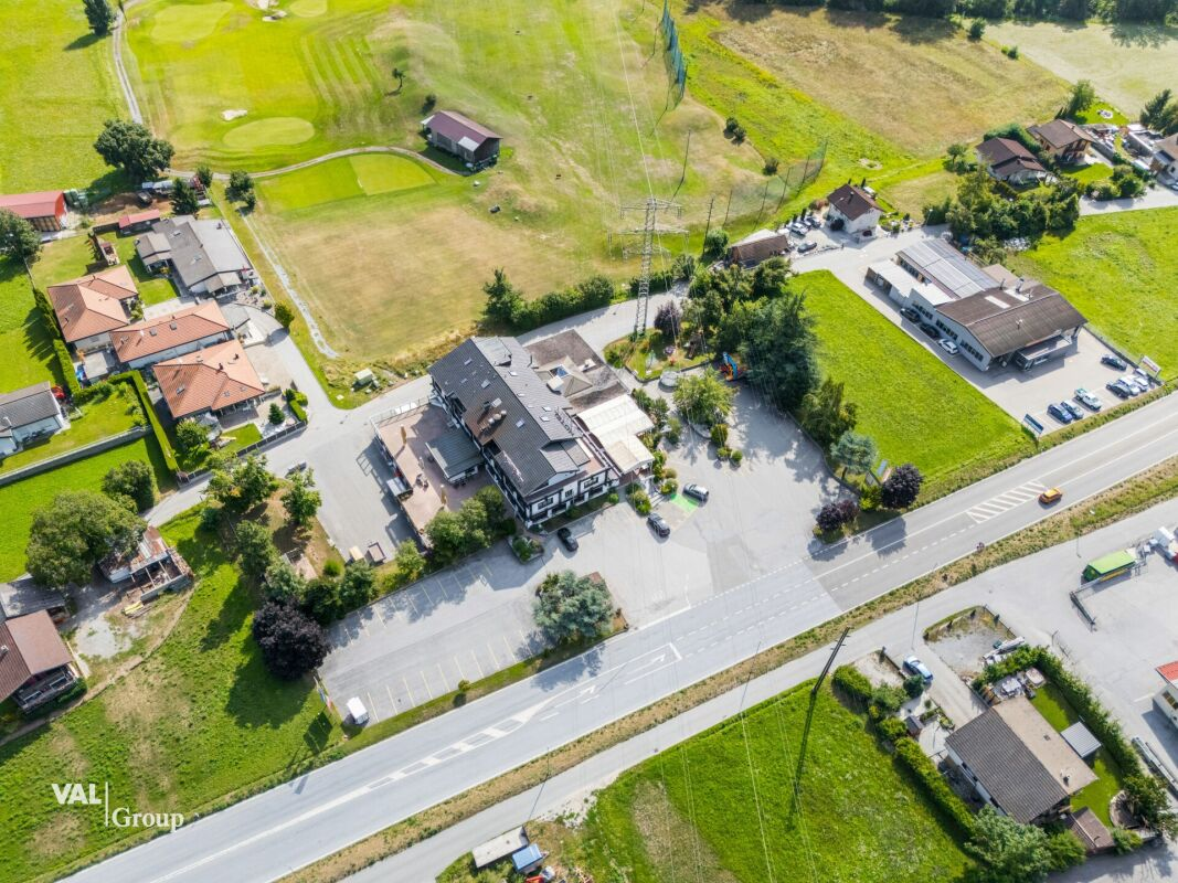 Luxushotel mit Entwicklungsprojekt auf einem Grundstück mit einer Gesamtfläche von 6 000 m²
