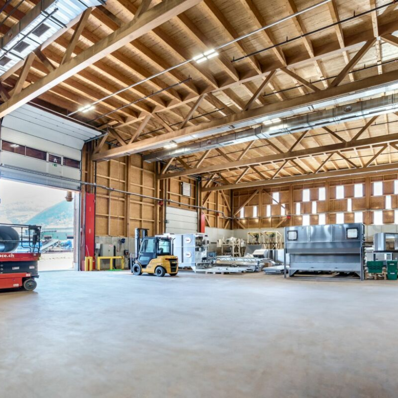 Einzigartiges Industriegebäude - Hochwertige Holzkonstruktion, vielseitige Nutzung