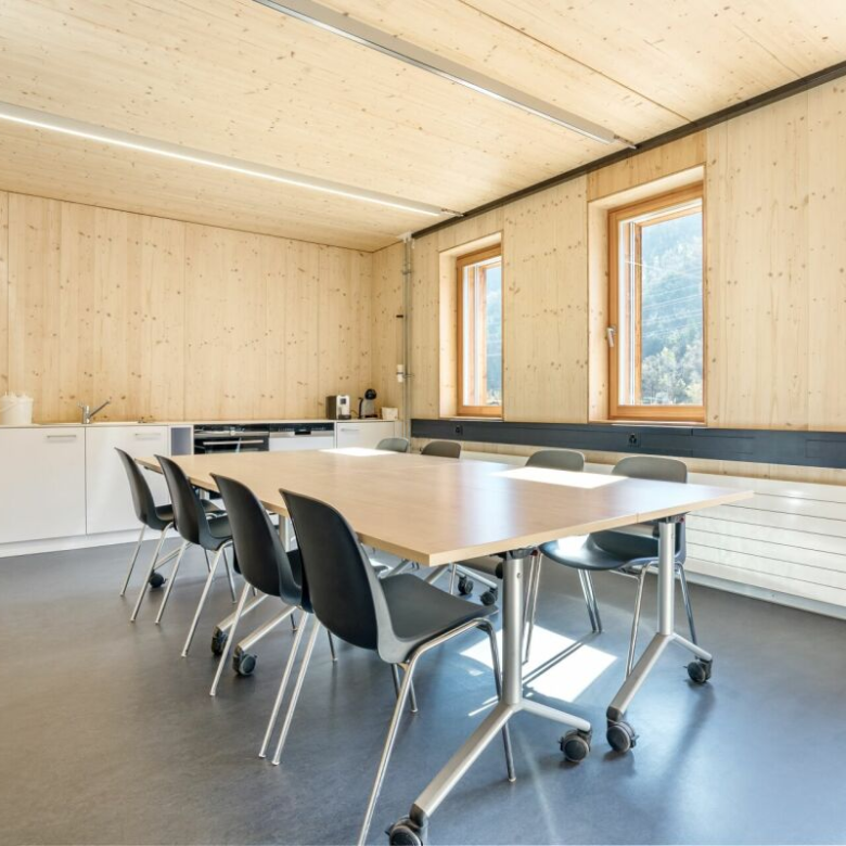 Einzigartiges Industriegebäude - Hochwertige Holzkonstruktion, vielseitige Nutzung