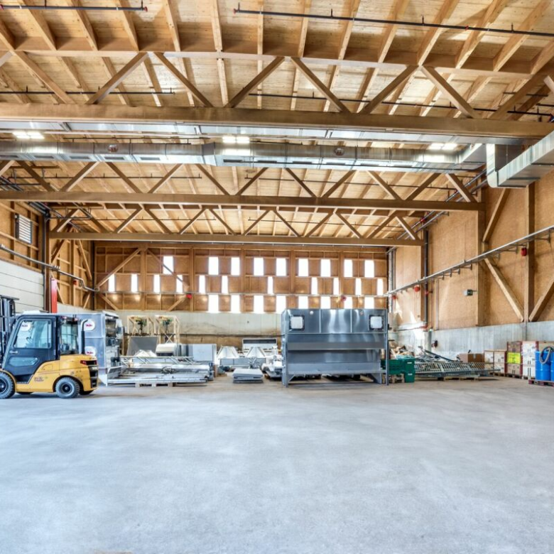 Einzigartiges Industriegebäude - Hochwertige Holzkonstruktion, vielseitige Nutzung