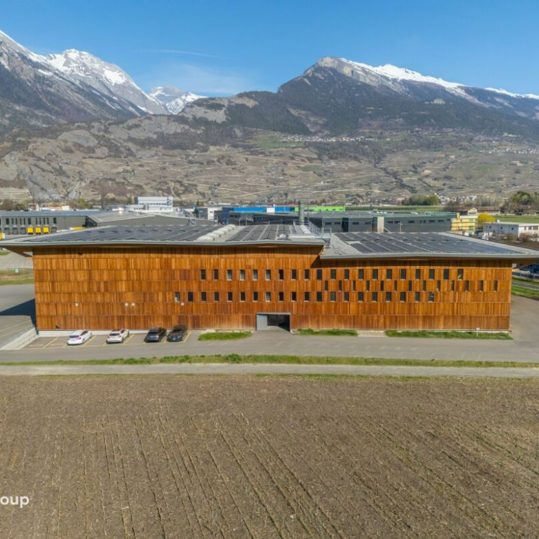 Einzigartiges Industriegebäude - Hochwertige Holzkonstruktion, vielseitige Nutzung