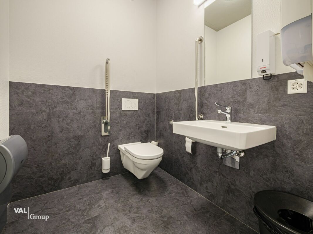 Ultramodern commercial complex in Visp: this is where your success begins!