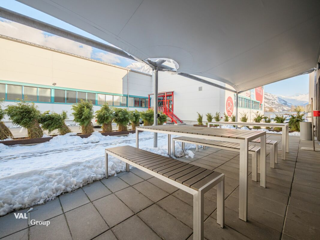 Ultramodern commercial complex in Visp: this is where your success begins!