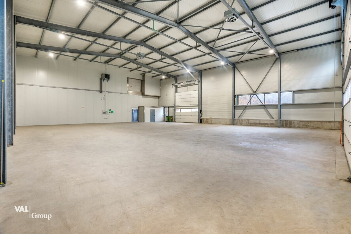 Large warehouse and commercial space ideally located for your business