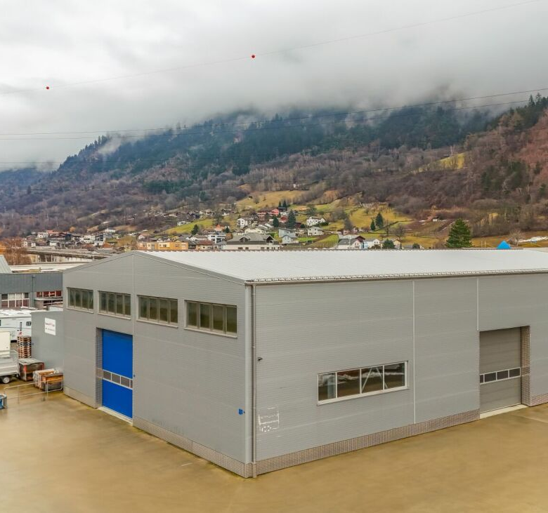 Large warehouse and commercial space ideally located for your business