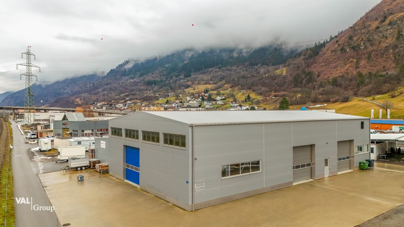 Large warehouse and commercial space ideally located for your business