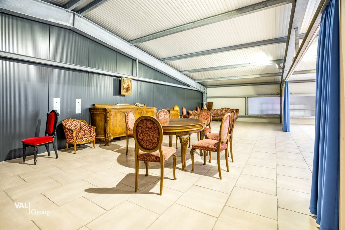Large warehouse and commercial space ideally located for your business