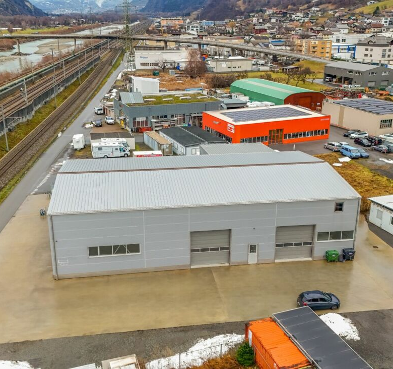 Large warehouse and commercial space ideally located for your business