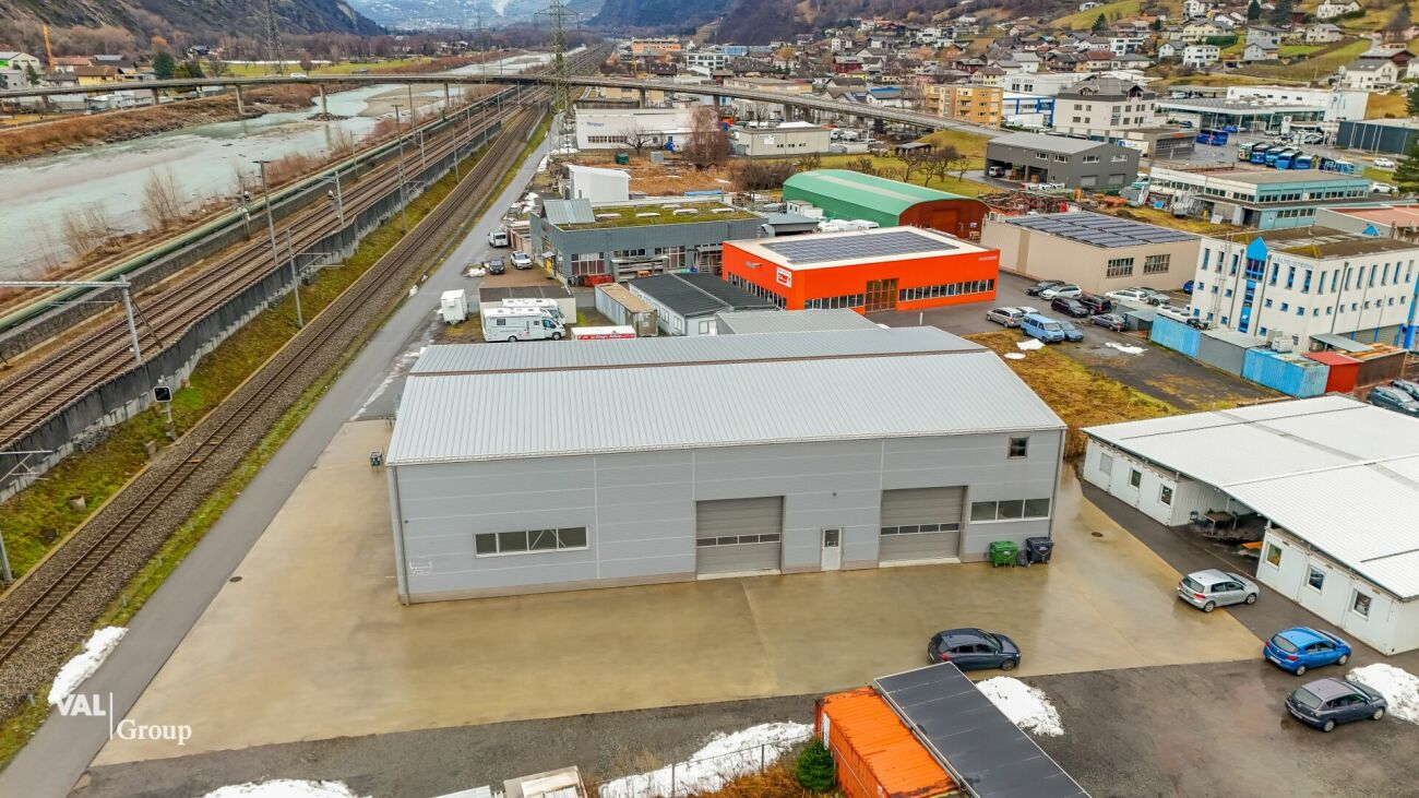 Large warehouse and commercial space ideally located for your business