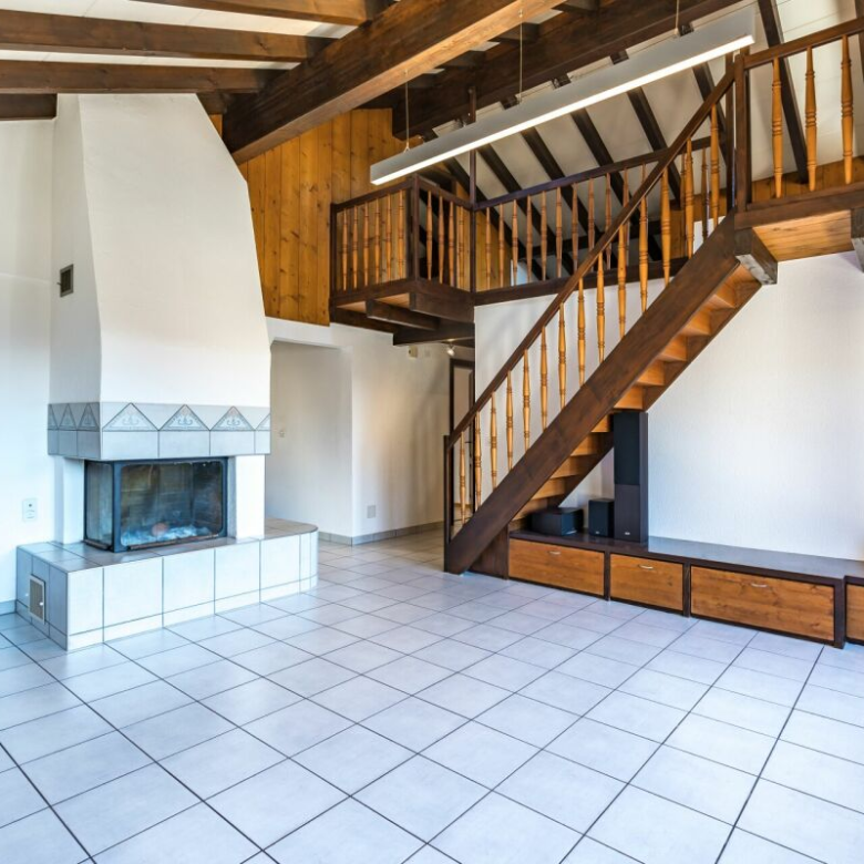 Wie ein Ritter leben: ein Duplex mit Burgblick