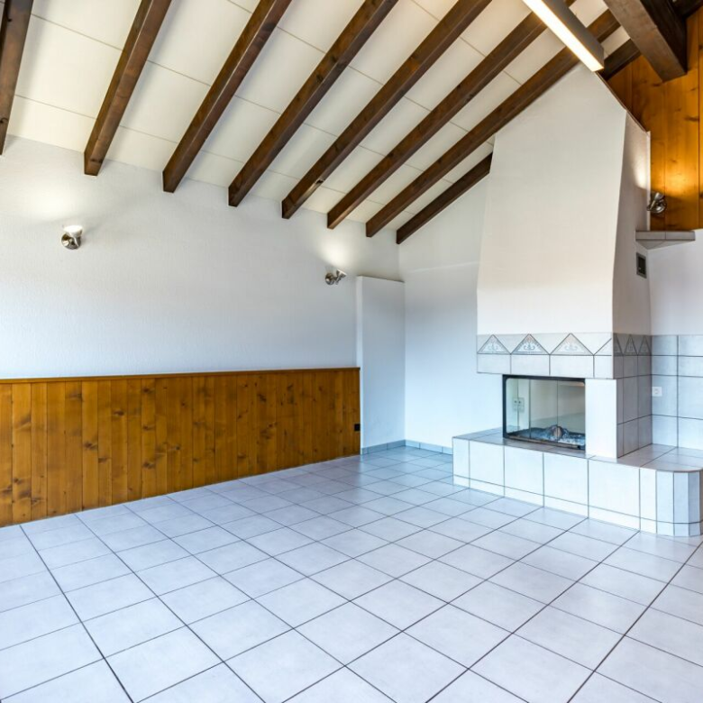 Wie ein Ritter leben: ein Duplex mit Burgblick