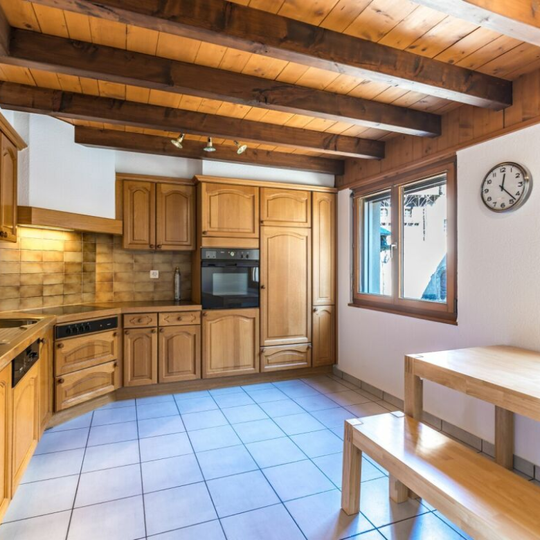 Wie ein Ritter leben: ein Duplex mit Burgblick