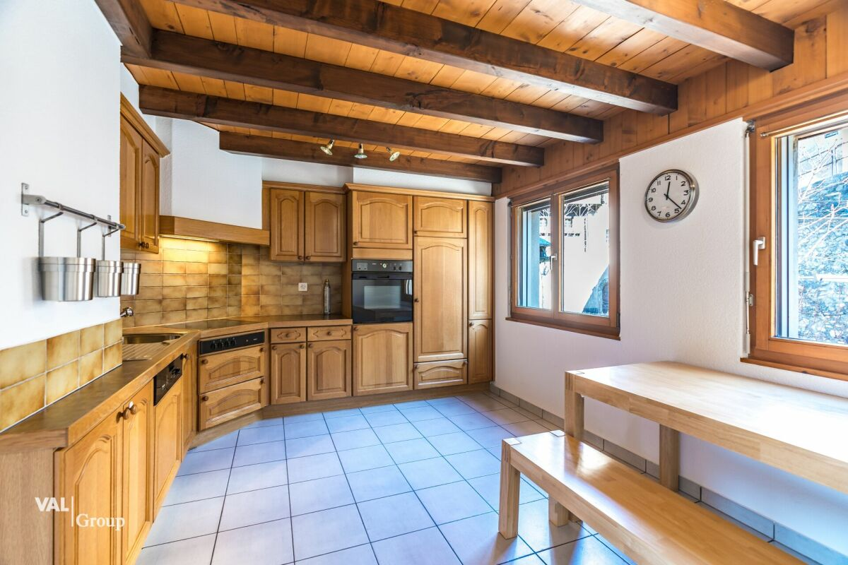 Wie ein Ritter leben: ein Duplex mit Burgblick