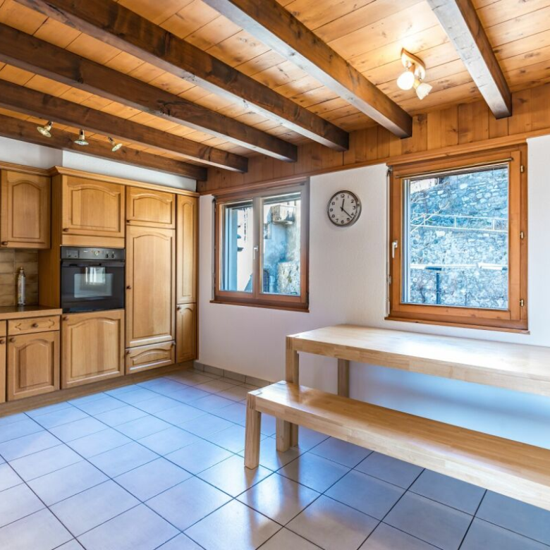 Wie ein Ritter leben: ein Duplex mit Burgblick