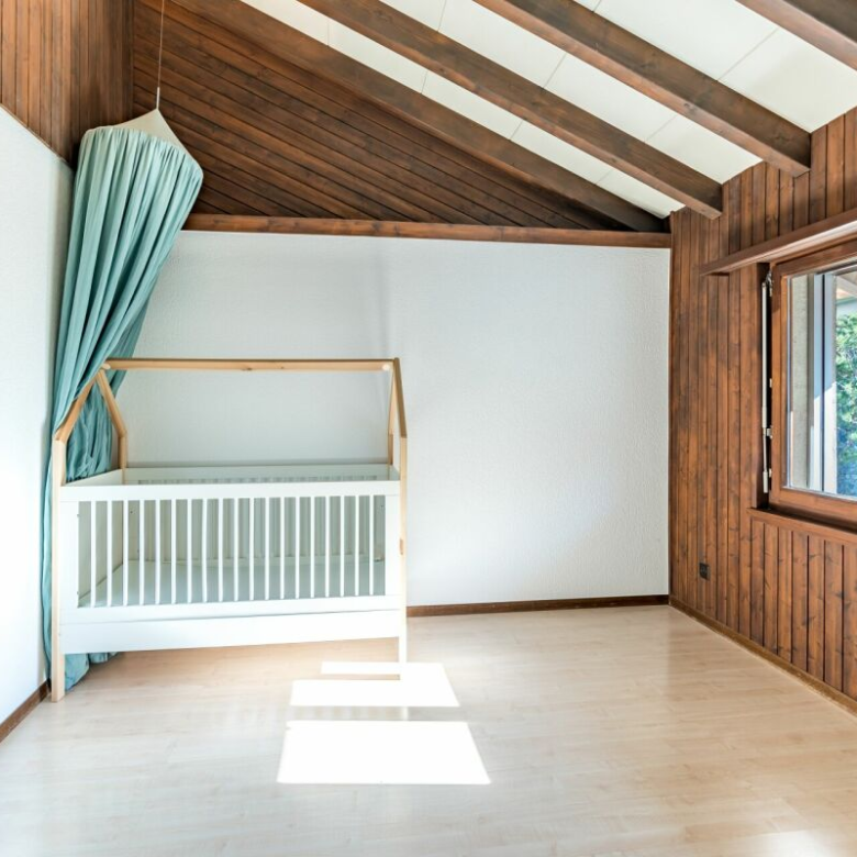 Wie ein Ritter leben: ein Duplex mit Burgblick