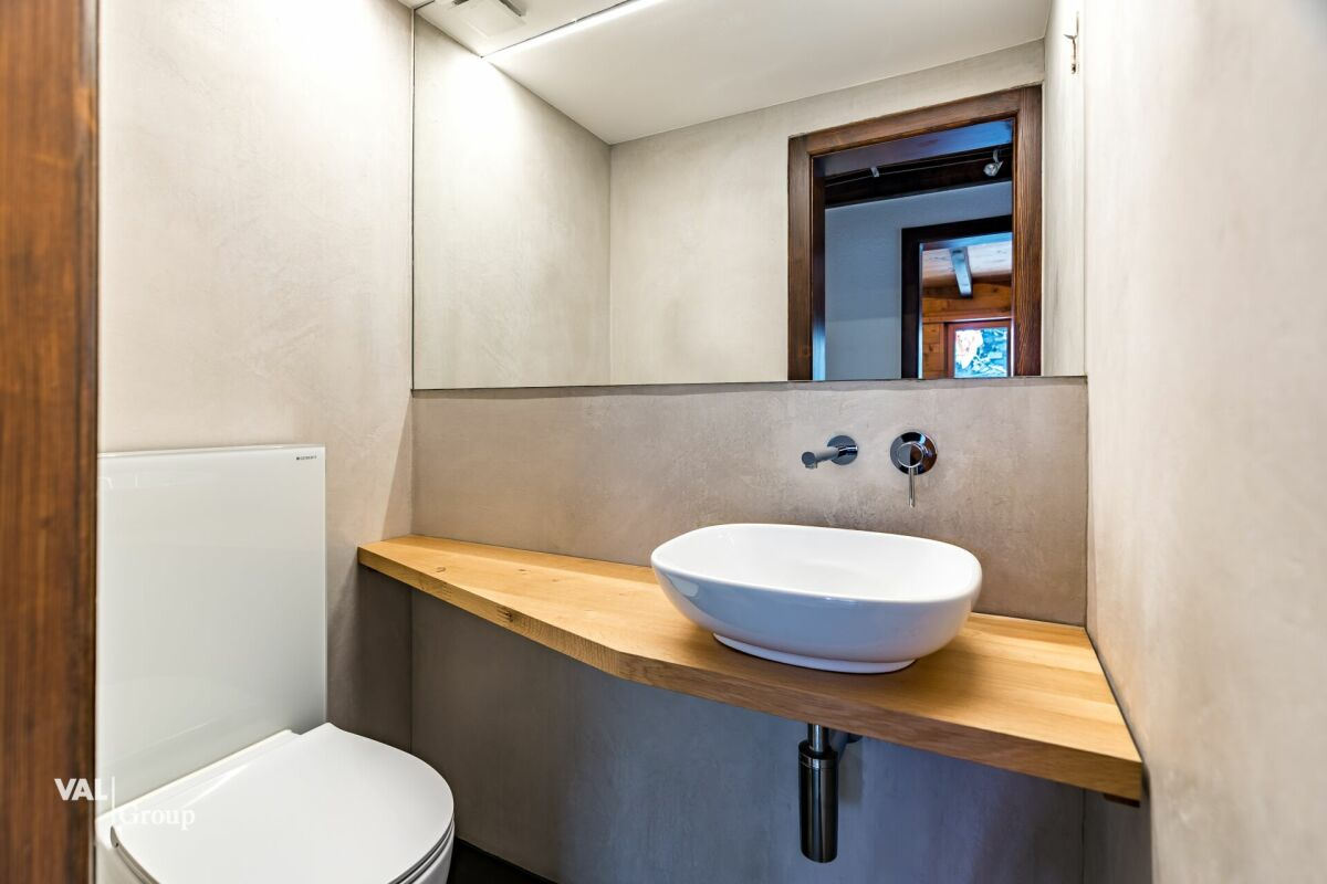 Wie ein Ritter leben: ein Duplex mit Burgblick