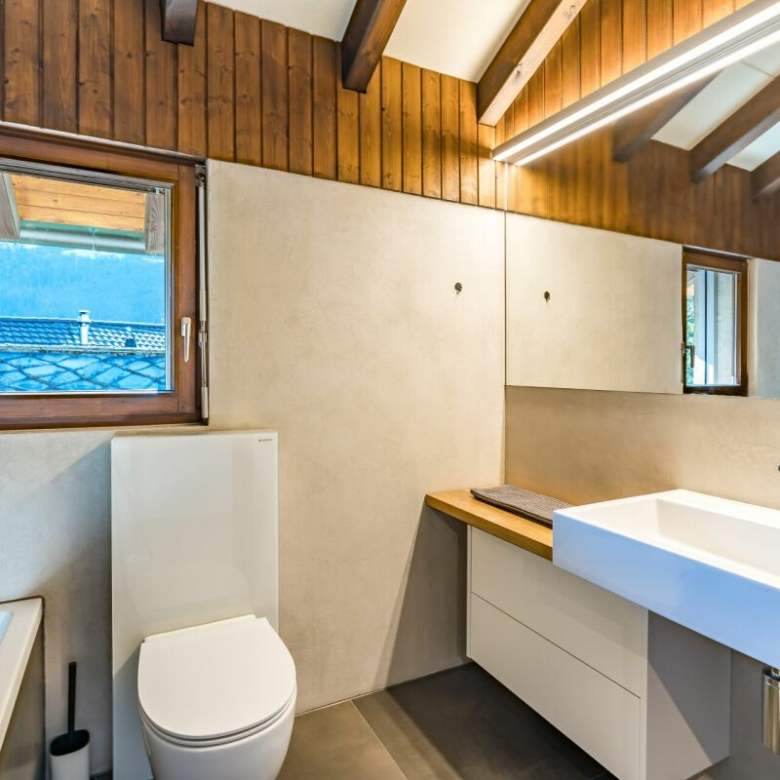 Wie ein Ritter leben: ein Duplex mit Burgblick
