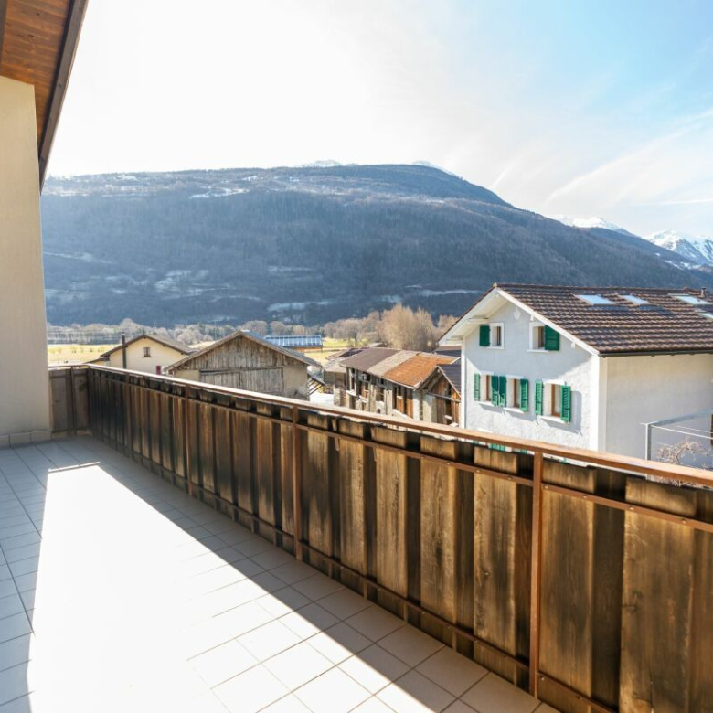 Wie ein Ritter leben: ein Duplex mit Burgblick
