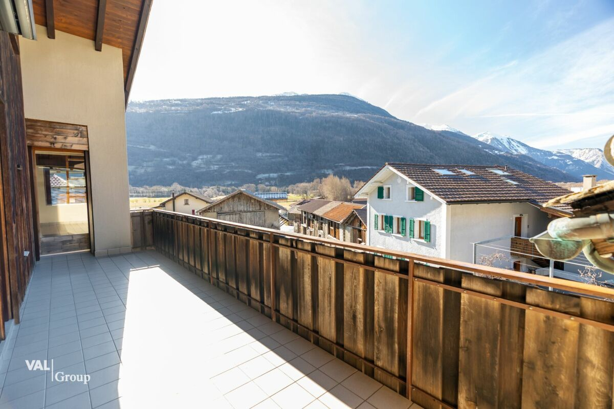 Wie ein Ritter leben: ein Duplex mit Burgblick