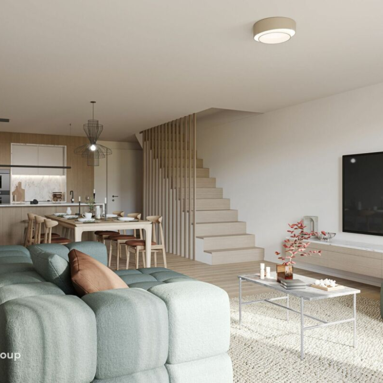 Large duplex in the heart of the sunny city