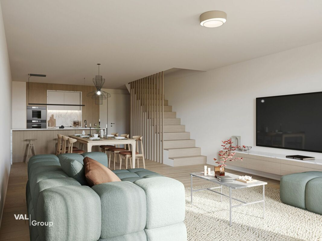 Large duplex in the heart of the sunny city