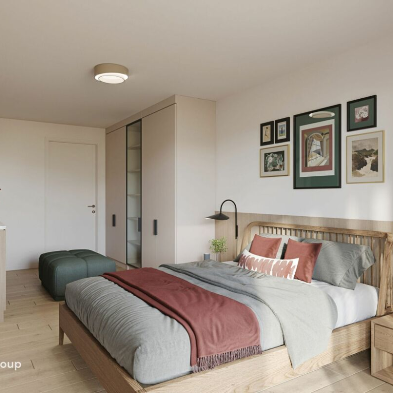 Large duplex in the heart of the sunny city