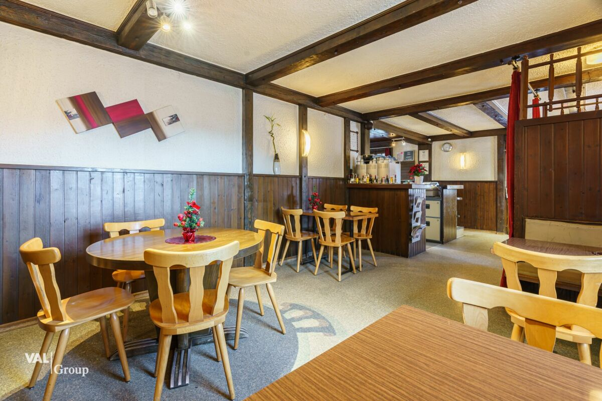 Well-located restaurant «Sport» with a 4.5-room duplex apartment above