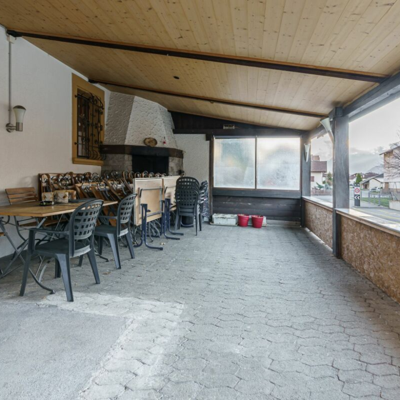 Well-located restaurant «Sport» with a 4.5-room duplex apartment above