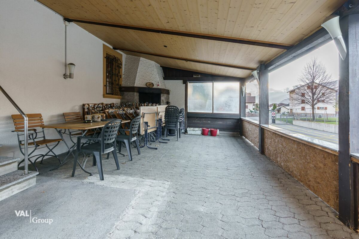 Well-located restaurant «Sport» with a 4.5-room duplex apartment above