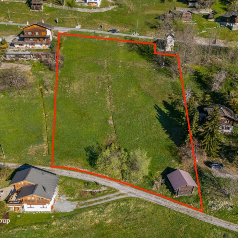 Superb building land at the entrance to Grimentz, strategic location and exceptional potential