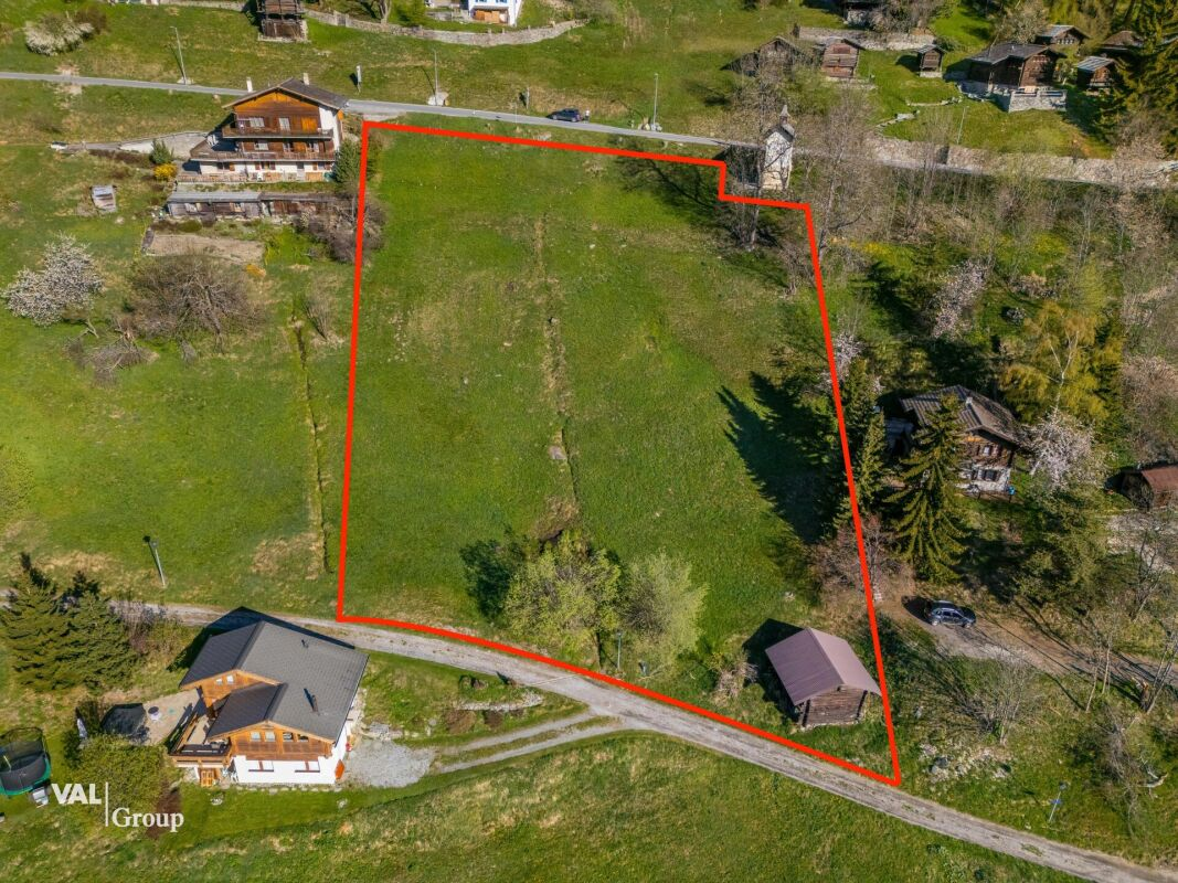 Superb building land at the entrance to Grimentz, strategic location and exceptional potential