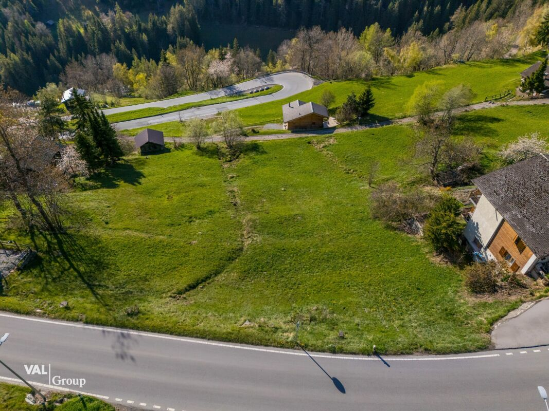 Superb building land at the entrance to Grimentz, strategic location and exceptional potential