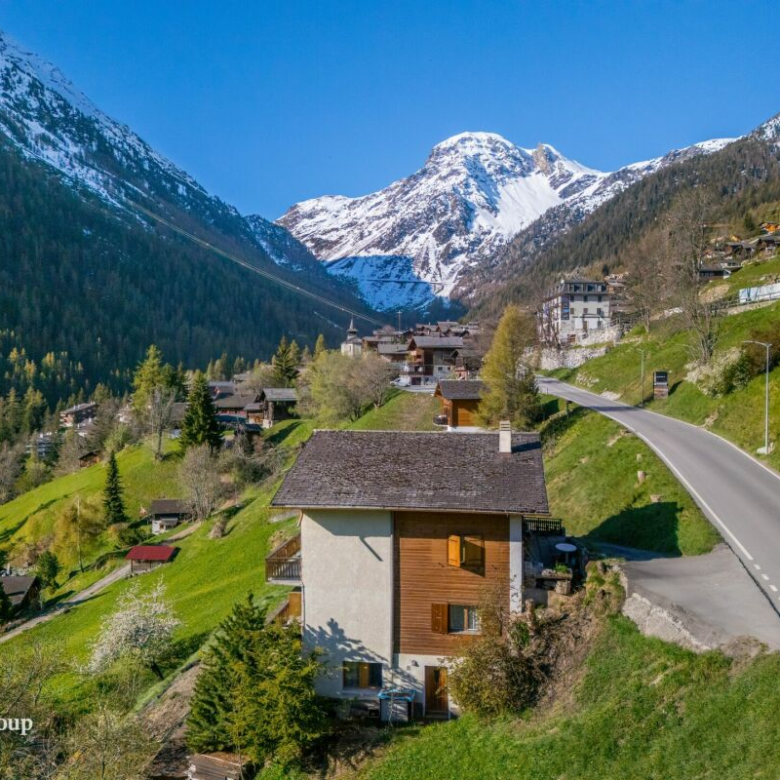 Superb building land at the entrance to Grimentz, strategic location and exceptional potential